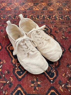 Wildling Kune Natural Size 41, US 9